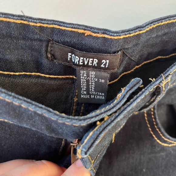 Forever 21 denim shorts - Picture 2 of 3